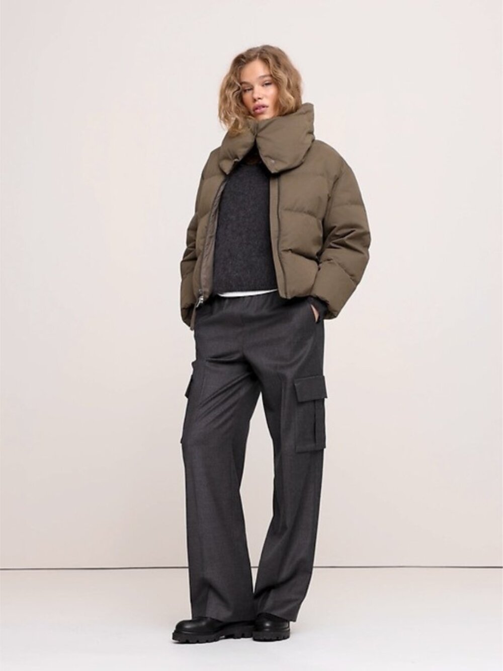 NWT Banana Republic Short Puffer Coat in Sycamore Brown Size Large - Picture 3 of 8